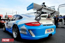 В Баку стартовал парад гоночных машин, участвующих в City Challenge (Фото)